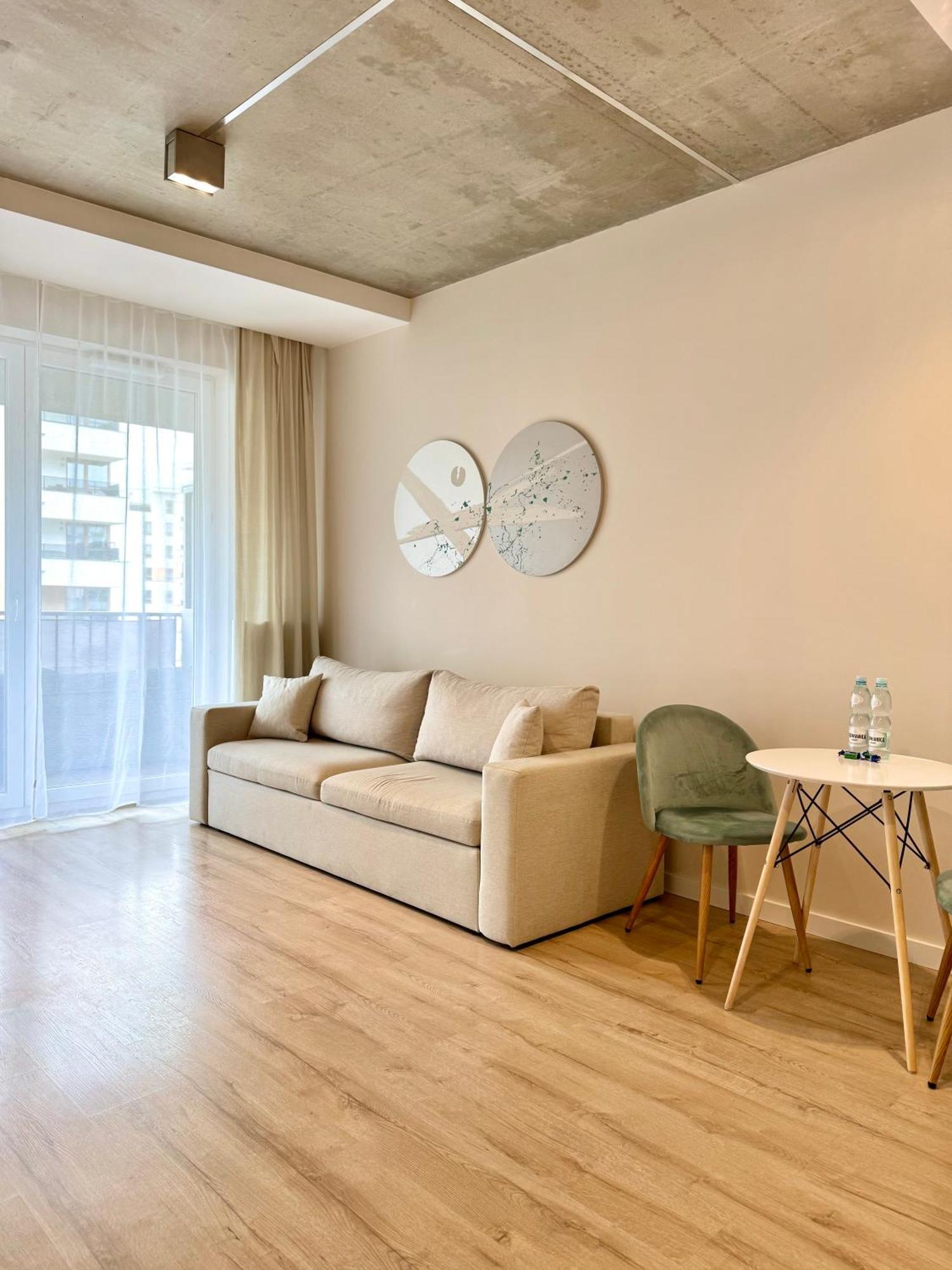 Komputerowa Apartments Airport And Business District ワルシャワ エクステリア 写真